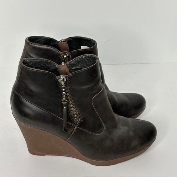 UGG Brown Meredith Wedge Leather Boots - Picture 2 of 5